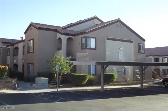MLS: 2696548 Condo For Sale