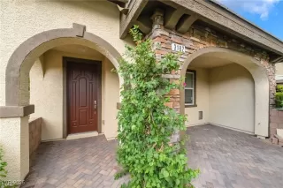 Photo #1: 2696557 Listing 
