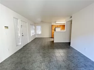 Photo #2: 2696560 Listing 