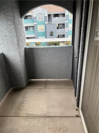 Photo #2: 2696571 Listing 