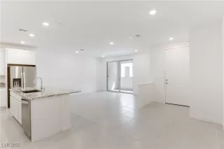 Photo #4: 2696581 Listing 