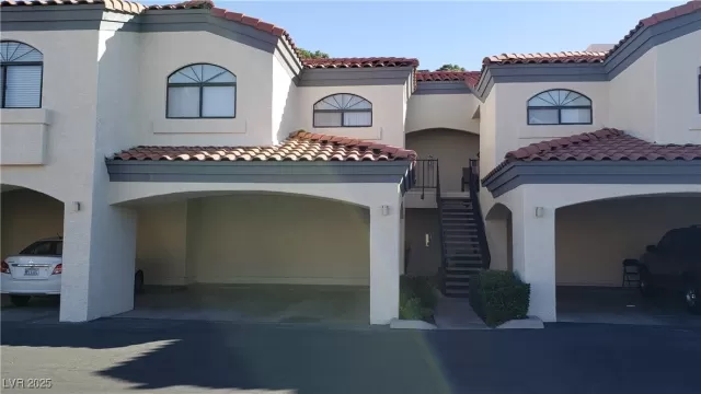 MLS: 2696583 Condo For Sale