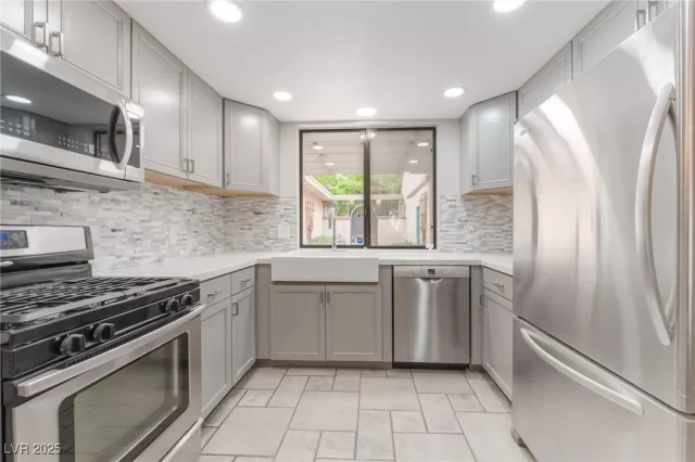 MLS: 2696586 Condo For Sale