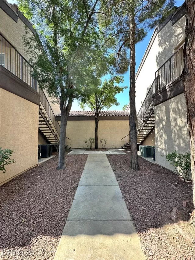 MLS: 2696595 Condo For Sale