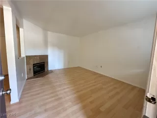 Photo #3: 2696595 Listing