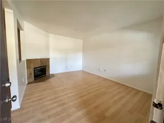 Photo #4: 2696595 Listing