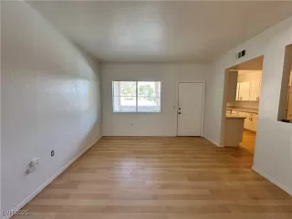 Photo #6: 2696595 Listing