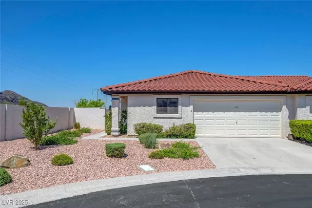 MLS: 2696598 Condo For Sale