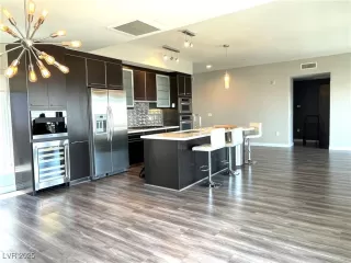 Photo #2: 2696600 Listing