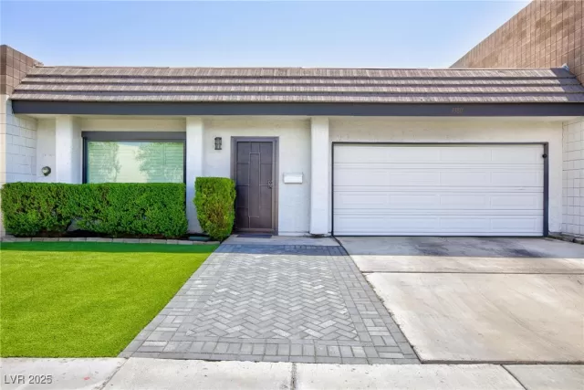 MLS: 2696610 Condo For Sale