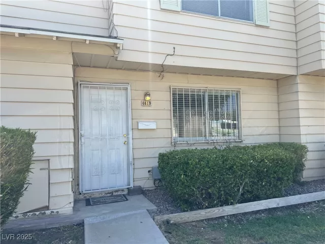 MLS: 2696648 Condo For Sale