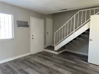 Photo #2: 2696648 Listing 