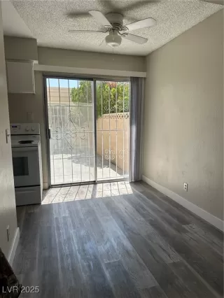 Photo #3: 2696648 Listing 