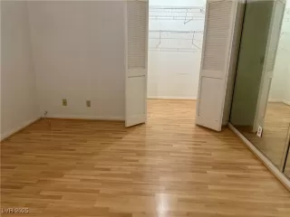 Photo #3: 2696649 Listing