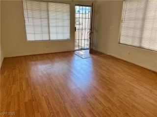 Photo #5: 2696649 Listing