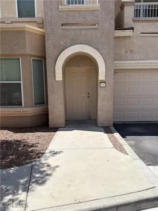 Photo #1: 2696657 Listing 