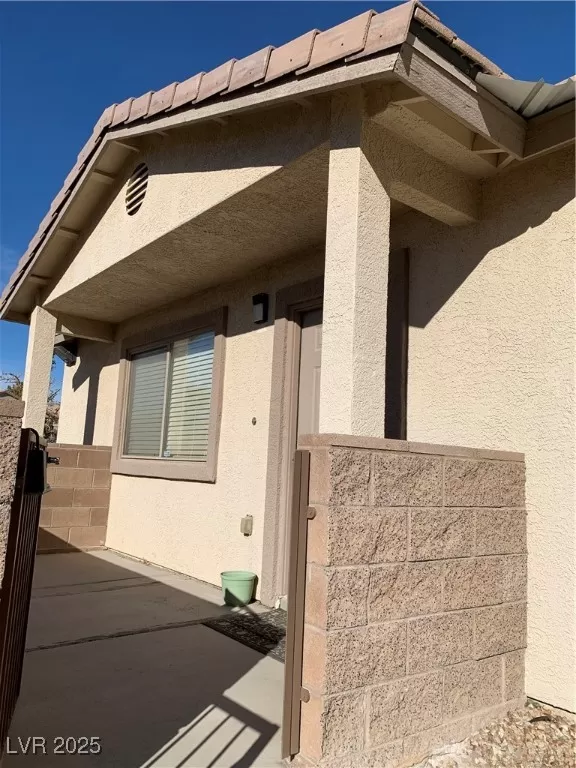 MLS: 2696710 Condo For Sale
