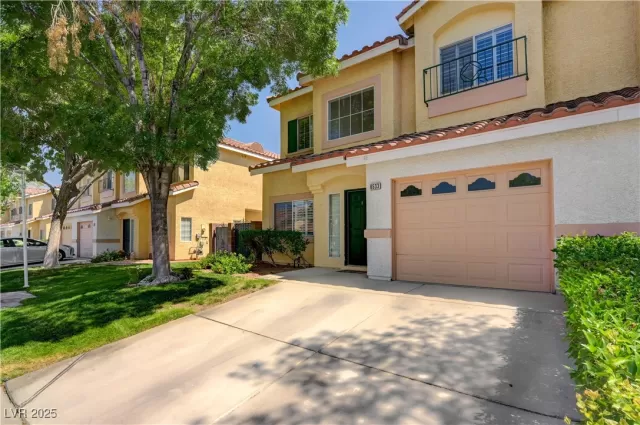 MLS: 2696725 Condo For Sale