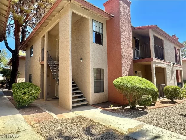MLS: 2696726 Condo For Sale