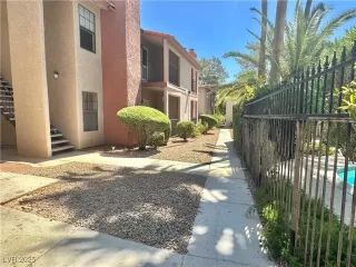 Photo #2: 2696726 Listing 