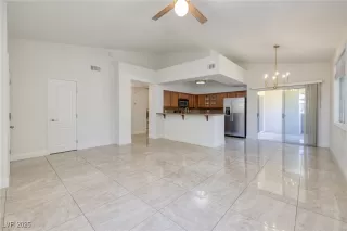 Photo #4: 2696744 Listing