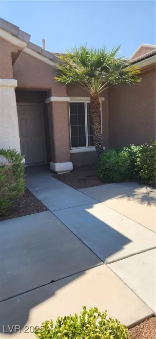 Photo #1: 2696749 Listing 