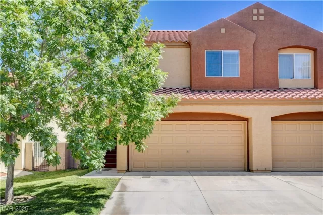 MLS: 2696775 Condo For Sale