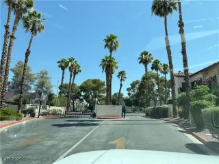 Photo #3: 2696787 Listing