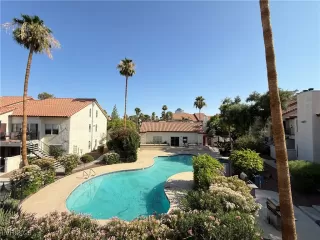 Photo #4: 2696787 Listing