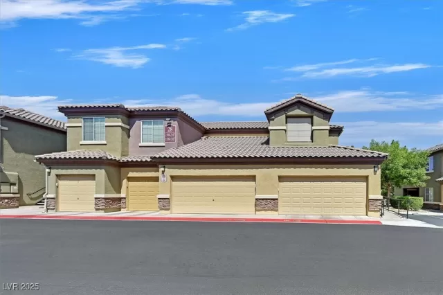 MLS: 2696801 Condo For Sale