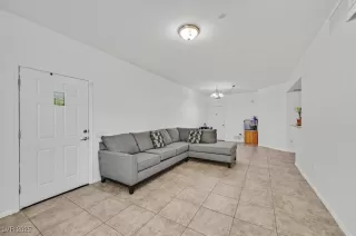 Photo #2: 2696801 Listing 