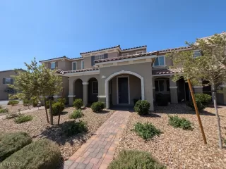 Photo #1: 2696808 Listing 