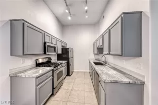 Photo #4: 2696830 Listing 