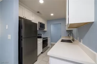 Photo #2: 2696840 Listing 