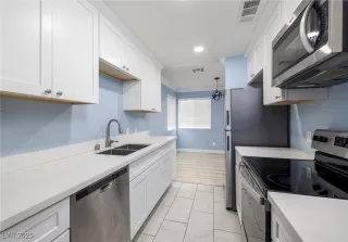 Photo #3: 2696840 Listing 