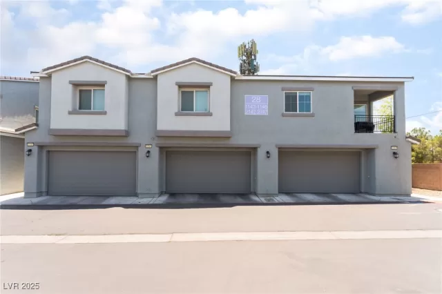 MLS: 2696851 Condo For Sale