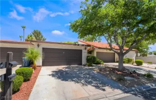 Photo #2: 2696867 Listing