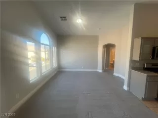 Photo #3: 2696875 Listing 