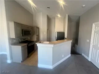 Photo #4: 2696875 Listing 