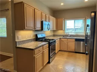 Photo #5: 2696884 Listing