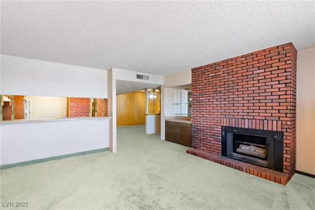 MLS: 2696904 Condo For Sale