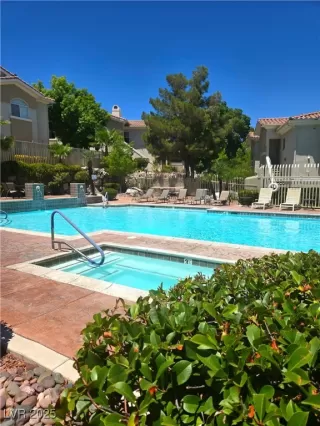 Photo #3: 2696917 Listing 