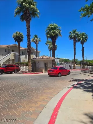 Photo #5: 2696917 Listing 