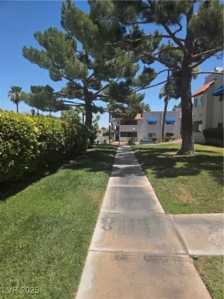 Photo #2: 2696925 Listing