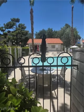 Photo #3: 2696925 Listing