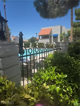 Photo #4: 2696925 Listing