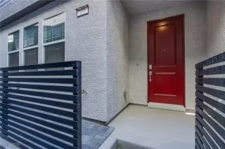 Photo #1: 2696926 Listing 