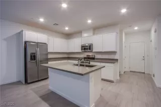 Photo #6: 2696926 Listing 