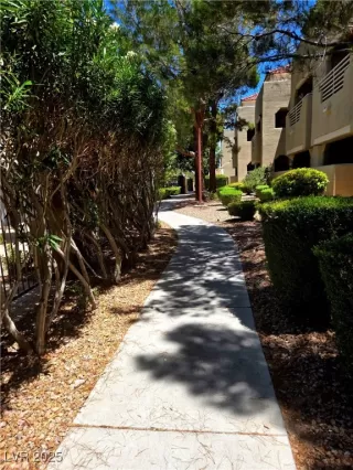 Photo #5: 2696929 Listing