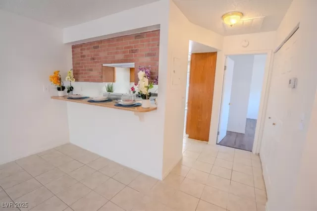 MLS: 2696930 Condo For Sale